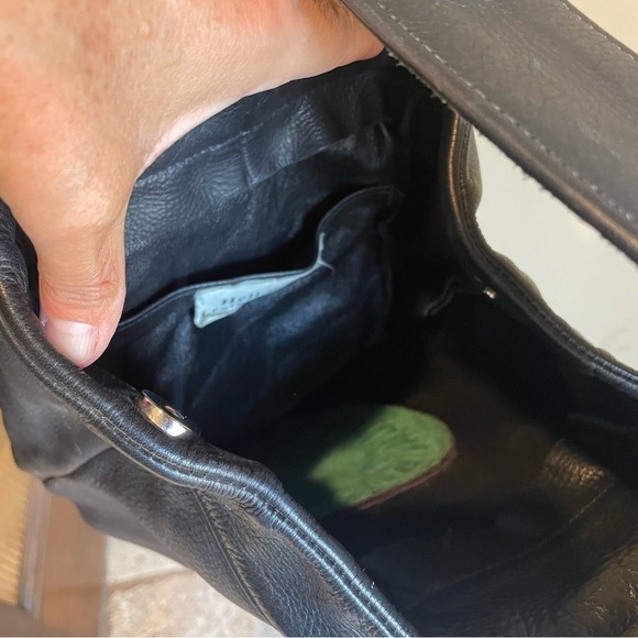 Telluride's Hell Bent single shoulder black leather backpack - Picture 6 of 7